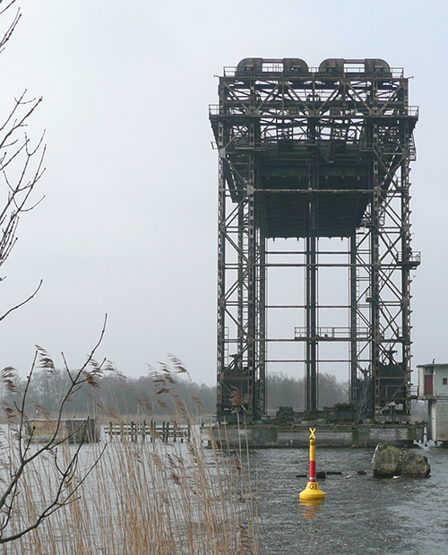 Eisenbahnhubbrücke Karnin